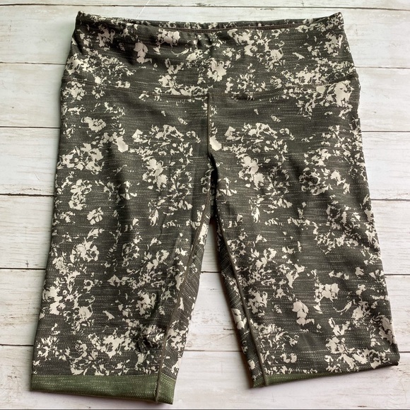 PrAna Pillar Printed Capri Cropped Leggings - Picture 8 of 13